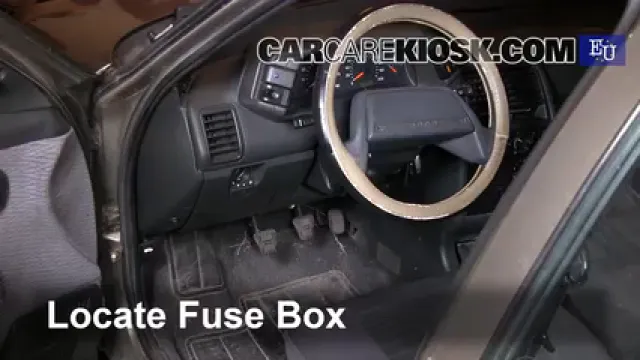 2002 Lada 110 GLI 1.5L 4 Cyl. Fuse (Interior) Replace